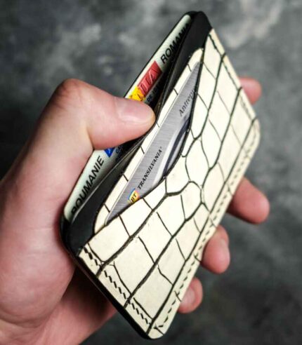 Portcard slim buletin alb-negru handmade, piele naturală premium bicolor, cusătură saddle stitch, fabricat în România