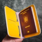 portofel pasaport piele galben