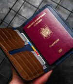 portofel pasaport albastru maro