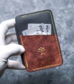 Portcard Talon Auto maro și negru bicolor, față cu carduri introduse în buzunarul negru, logo gold, cusătură galbenă, piele naturală, handmade România