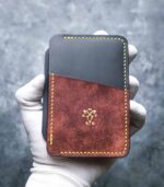 Portcard Talon Auto maro și negru bicolor, vedere frontală gol, logo gold embosat, cusătură galbenă, personalizabil cu inițiale, piele naturală, handmade România