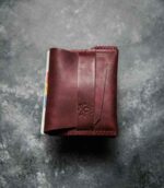 portofel minimalist visiniu