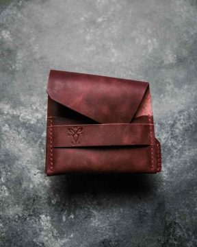 portofel minimalist visiniu