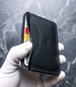 Portcard slim buletin artizanal total black, logo mat embossat, ață neagră, fabricat în România