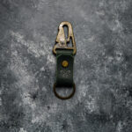 Breloc chei cu carabiniera - verde pin