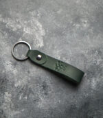 breloc petru chei piele personalizat verde pin