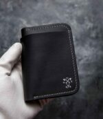 Portofel silver Arkano buzunar pentru bancnote, ușor de accesat, ață gri, logo silver, piele naturală, 7 buzunare, personalizabil cu inițiale