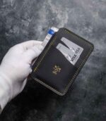 Portofel talon auto negru Gold Edition, vedere de sus cu talon și carduri, ață galbenă, logo gold, piele naturală, handmade România