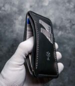 Portofel talon auto negru Silver Edition, vedere laterală cu talon și carduri, ață gri, logo silver, personalizare cu inițiale, piele naturală, handmade România