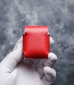 Husă AirPods 2 Gen1/Gen2 roșu deschisă, interior piele naturală, capsă metalică silver, canturi vopsite manual