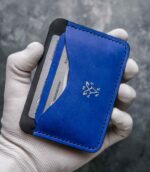 Portcard slim buletin albastru artizanal handmade, piele naturală tăbăcită vegetal, logo embossat, România