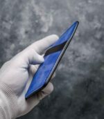 Portofel talon auto albastru și negru bicolor, vedere laterală, profil subțire, piele naturală, handmade România