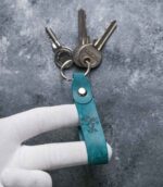 breloc chei din piele natruala cu personalizare turcoaz