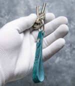 breloc chei din piele natruala cu personalizare turcoaz