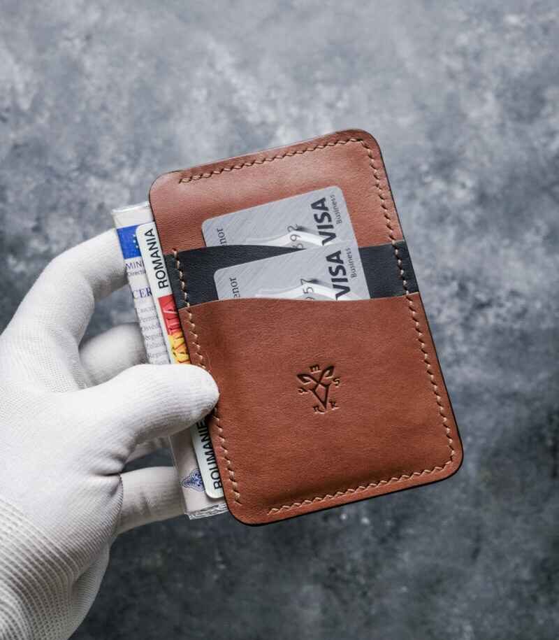 Portofel Talon Auto walnut și negru bicolor, față cu talon auto și carduri, logo embosat, cusătură maro, piele naturală, handmade România