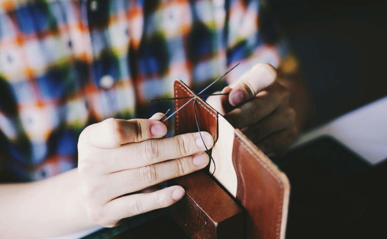 portofel din piele realizat manual